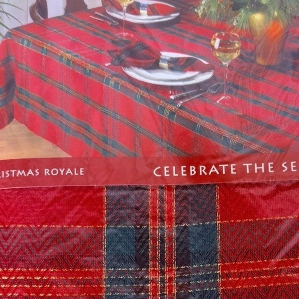 Celebrate the Season Christmas Royale‎ Plaid Tablecloth Red Green Gold 60x84 NEW